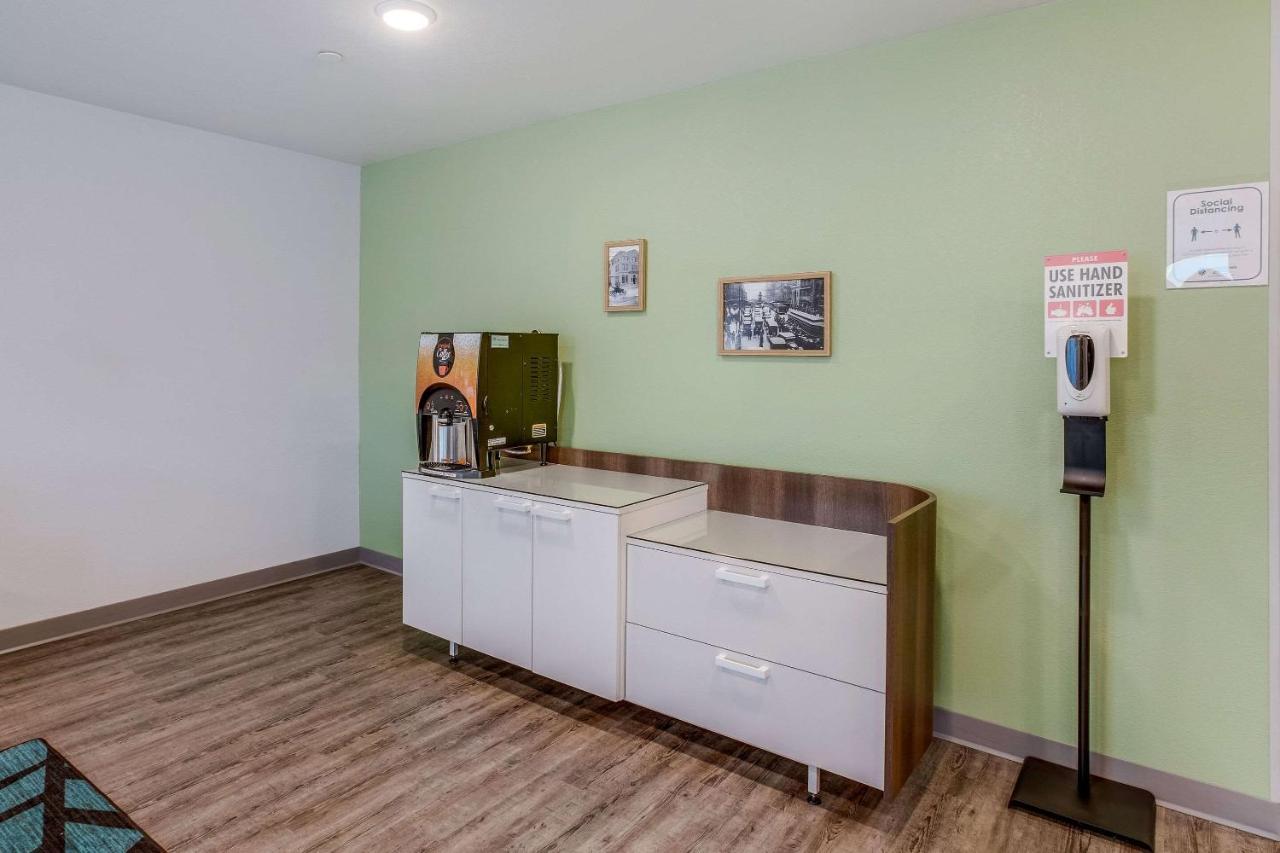Woodspring Suites Detroit 法明顿山 外观 照片