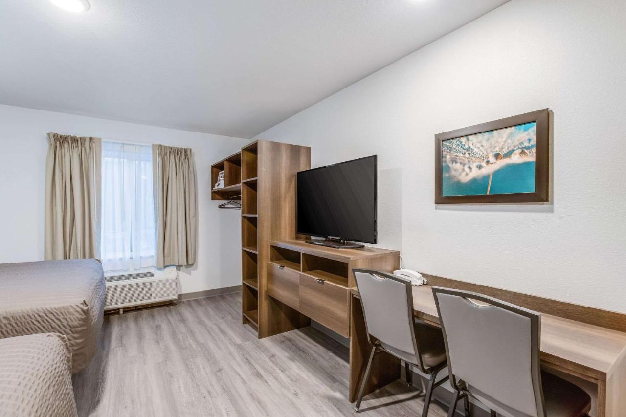 Woodspring Suites Detroit 法明顿山 外观 照片