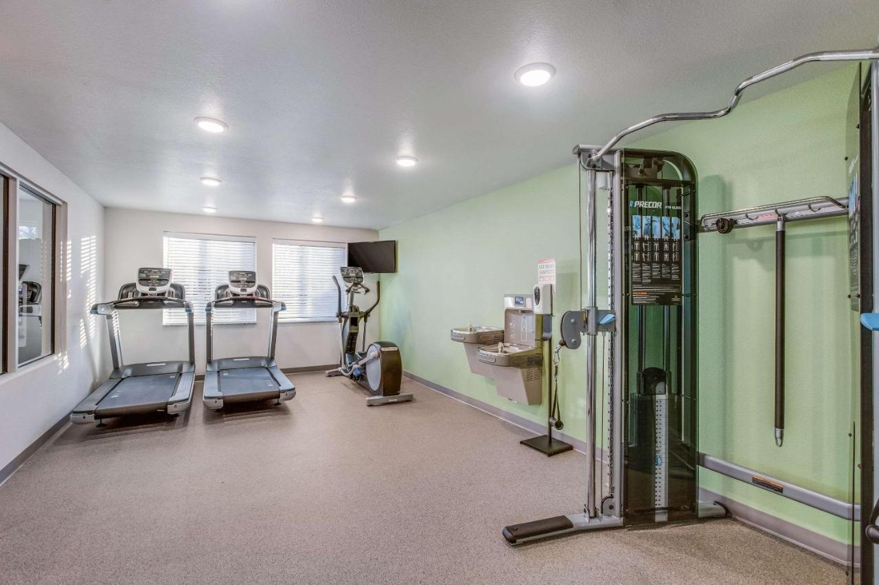 Woodspring Suites Detroit 法明顿山 外观 照片